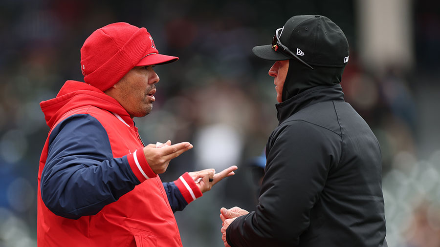 Kurt Suzuki Los Angeles Angels manager...