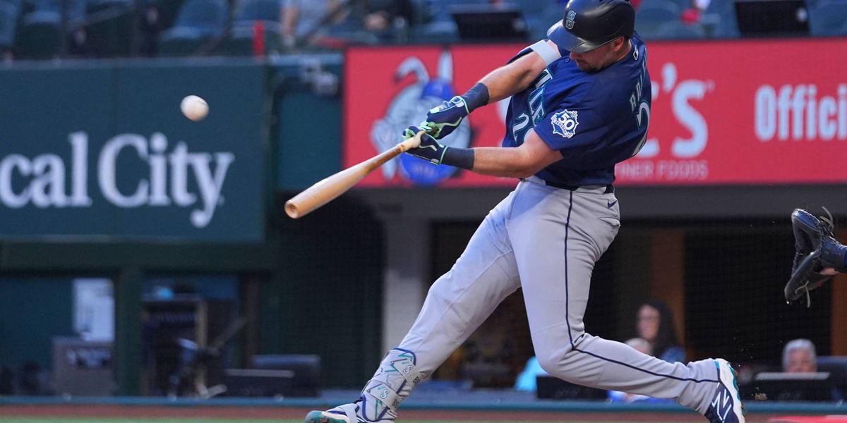 Mariners slugger Cal Raleigh hits first home run of 2026 following 10-game drought