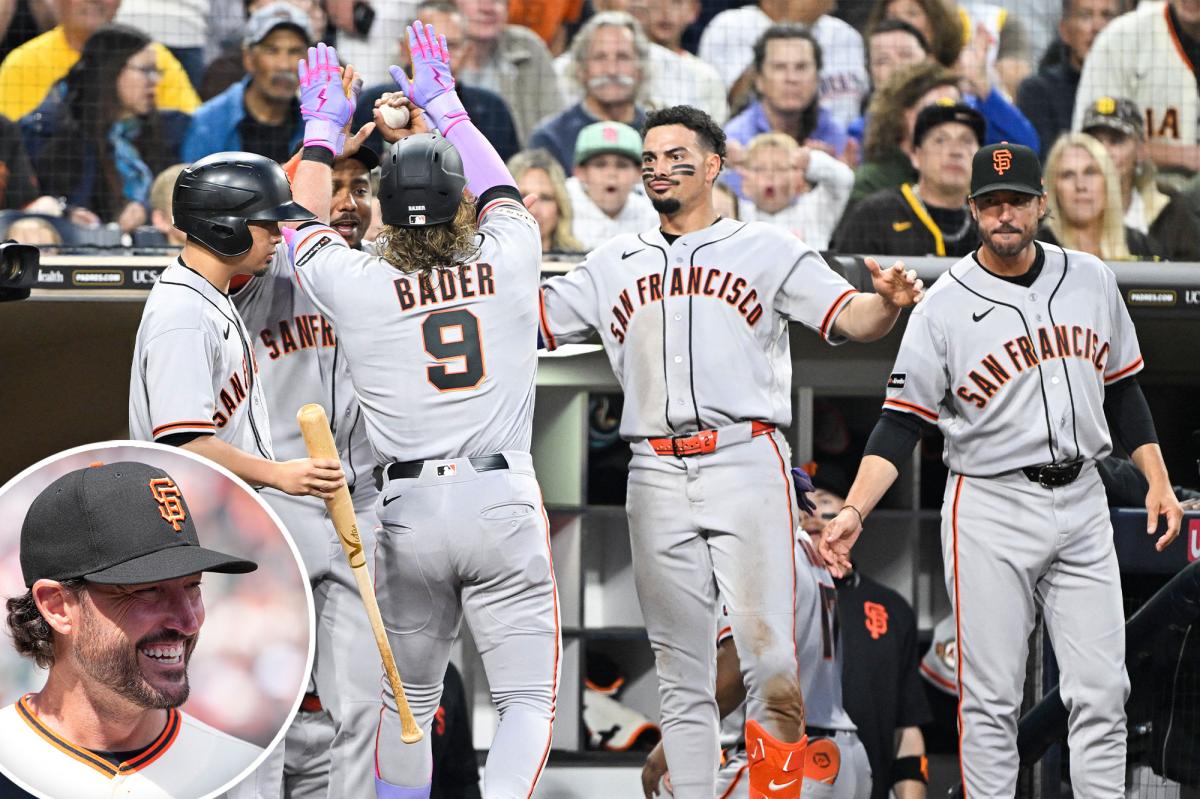 Giants Tony Vitello celebrates first MLB win with beer shower