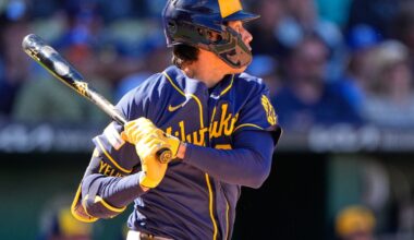 Christian Yelich leaves Brewers' game against Nationals with hamstring tightness