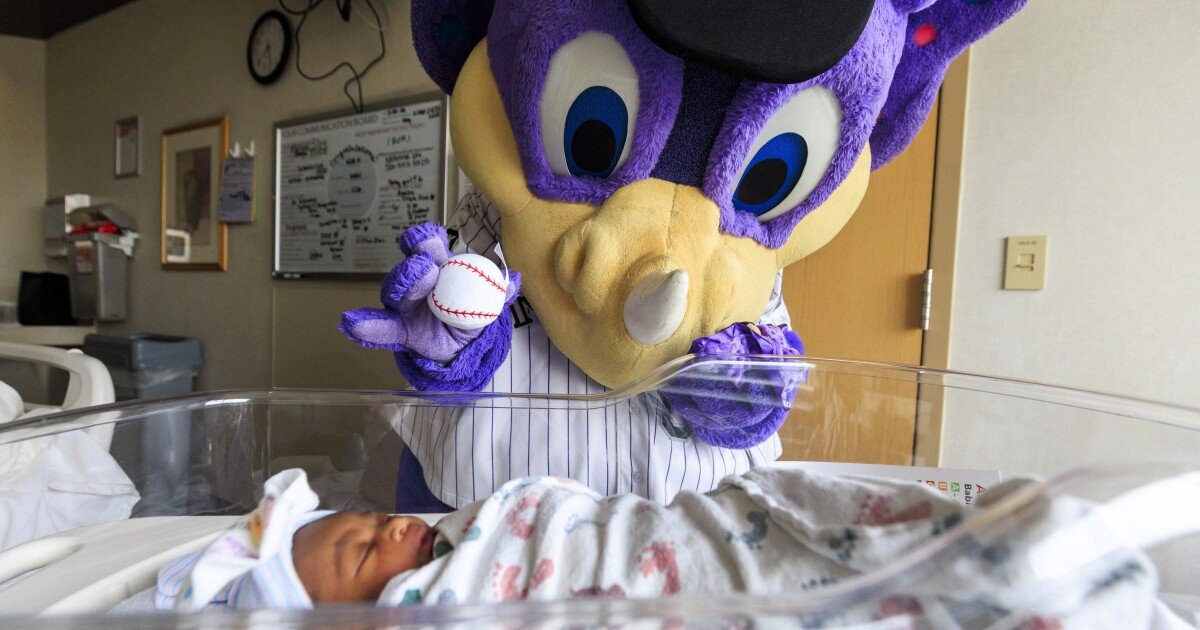 Rockies mascot Dinger visits hospital to welcome newest fans