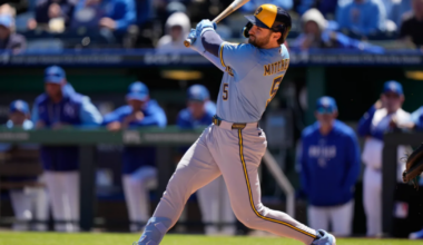 Mitchell provides Brewers offense in 5-2 win over Royals to open doubleheader