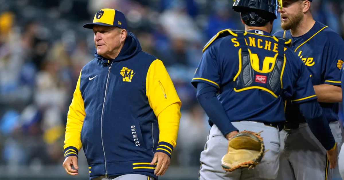 Royals top Brewers 8-2 for doubleheader split; Frelick exits game with injury