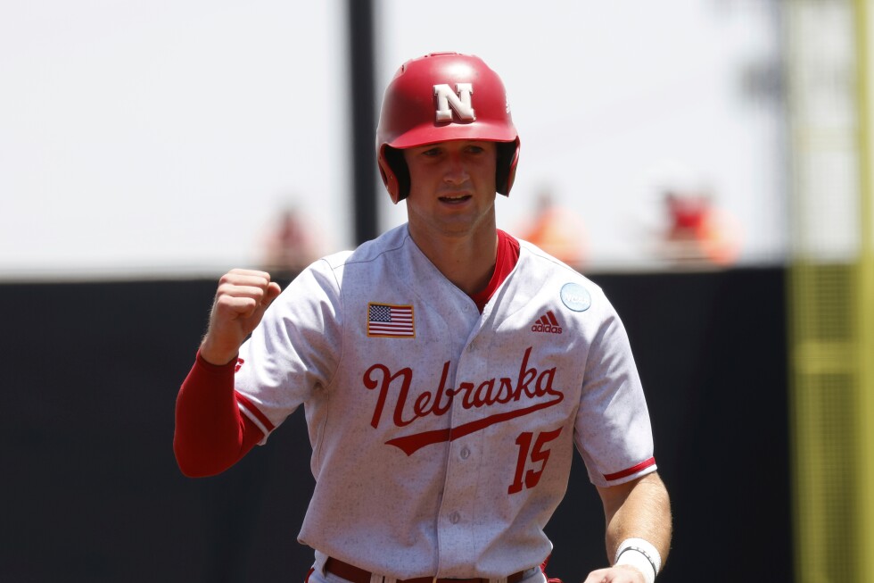Huskers strengthen position to host regional with sweep of USC