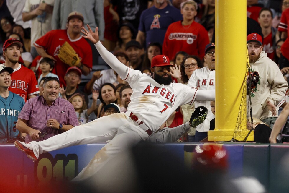 Neto homers and Adell robs the Mariners of 3 home runs in the Angels' 1-0 victory