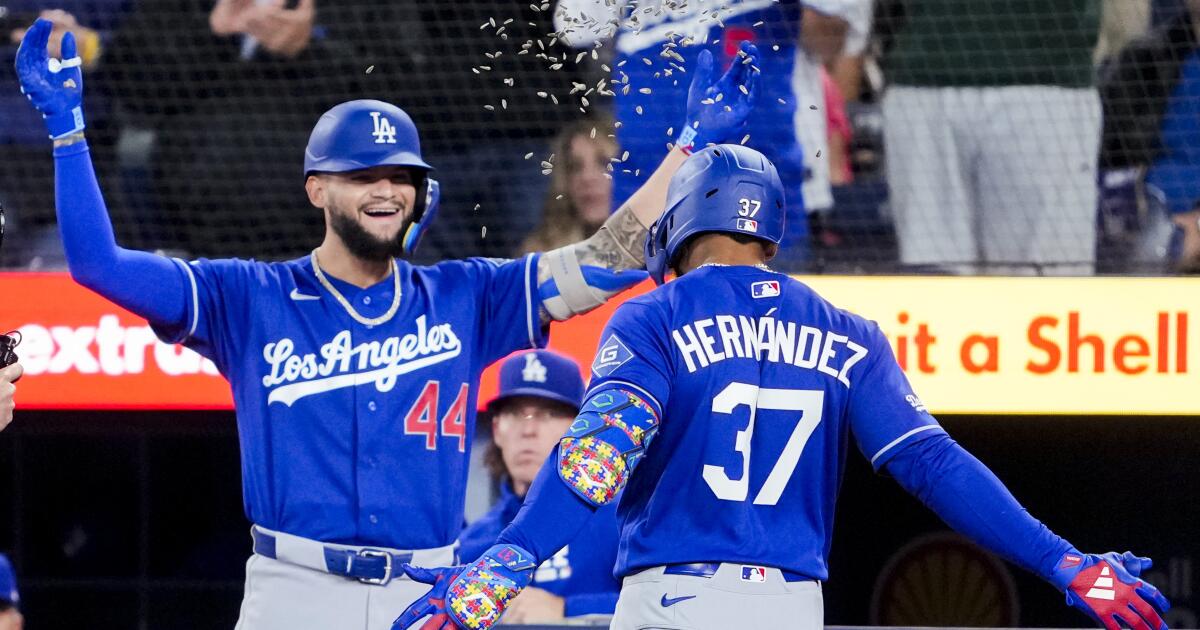 Dodgers explode for 14 runs in blowout win over Toronto Blue Jays