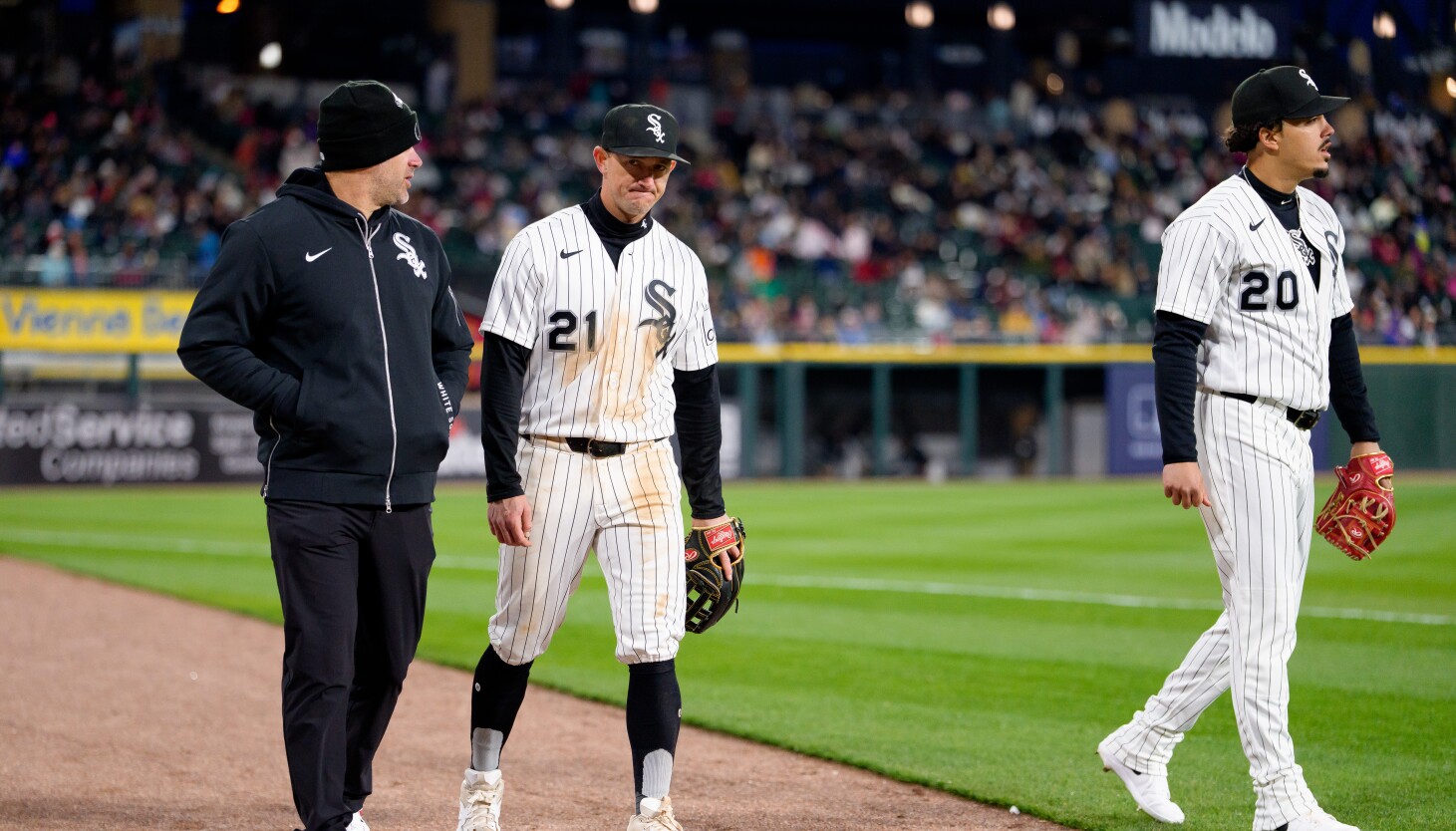 White Sox outfielder Austin Hays headed to injured list after 2-1 loss to Orioles