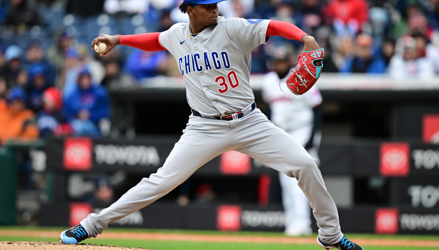 Cubs split doubleheader, drop series to Guardians