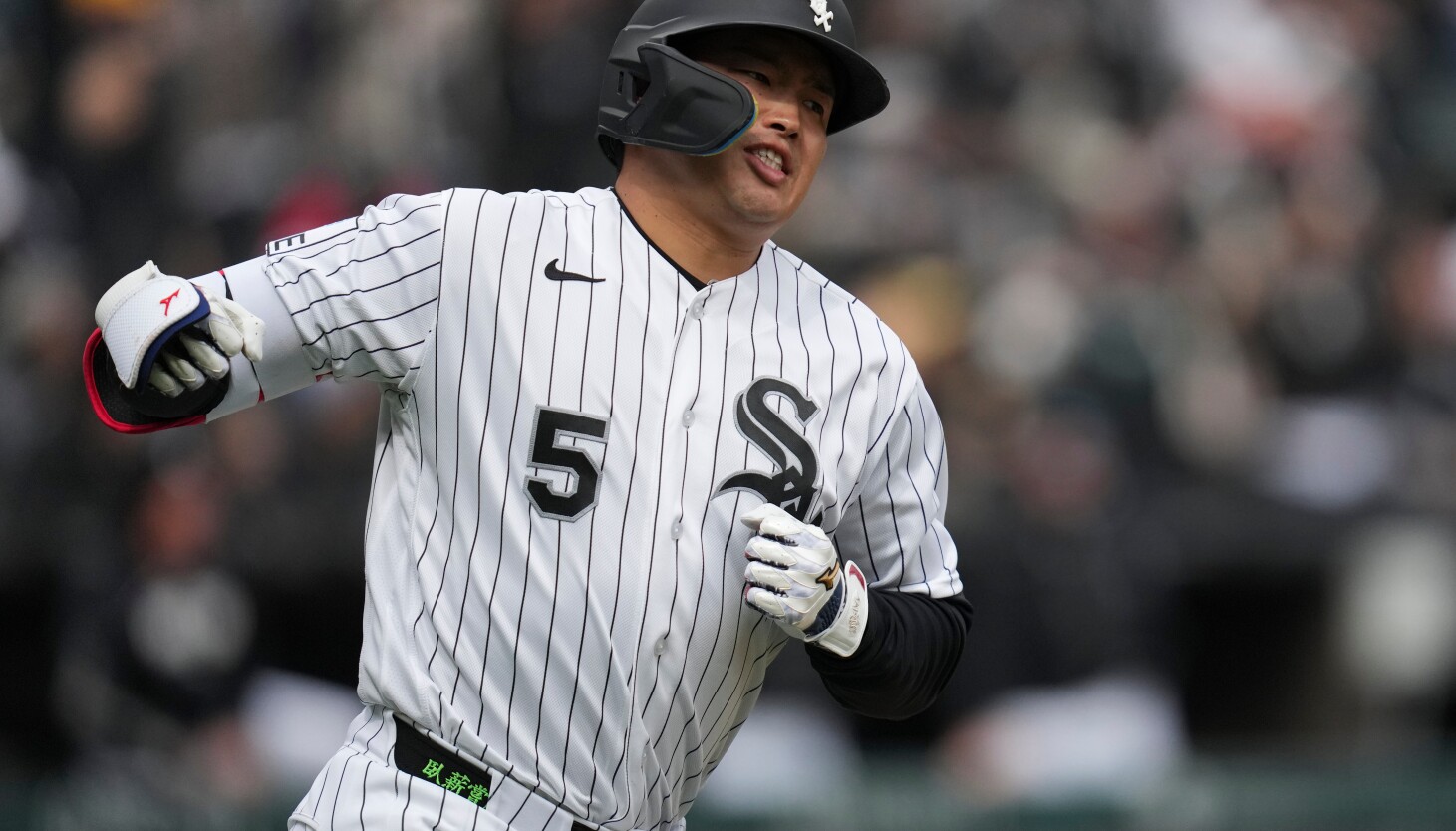 Munetaka Murakami's home run and heads-up throw power White Sox past Blue Jays
