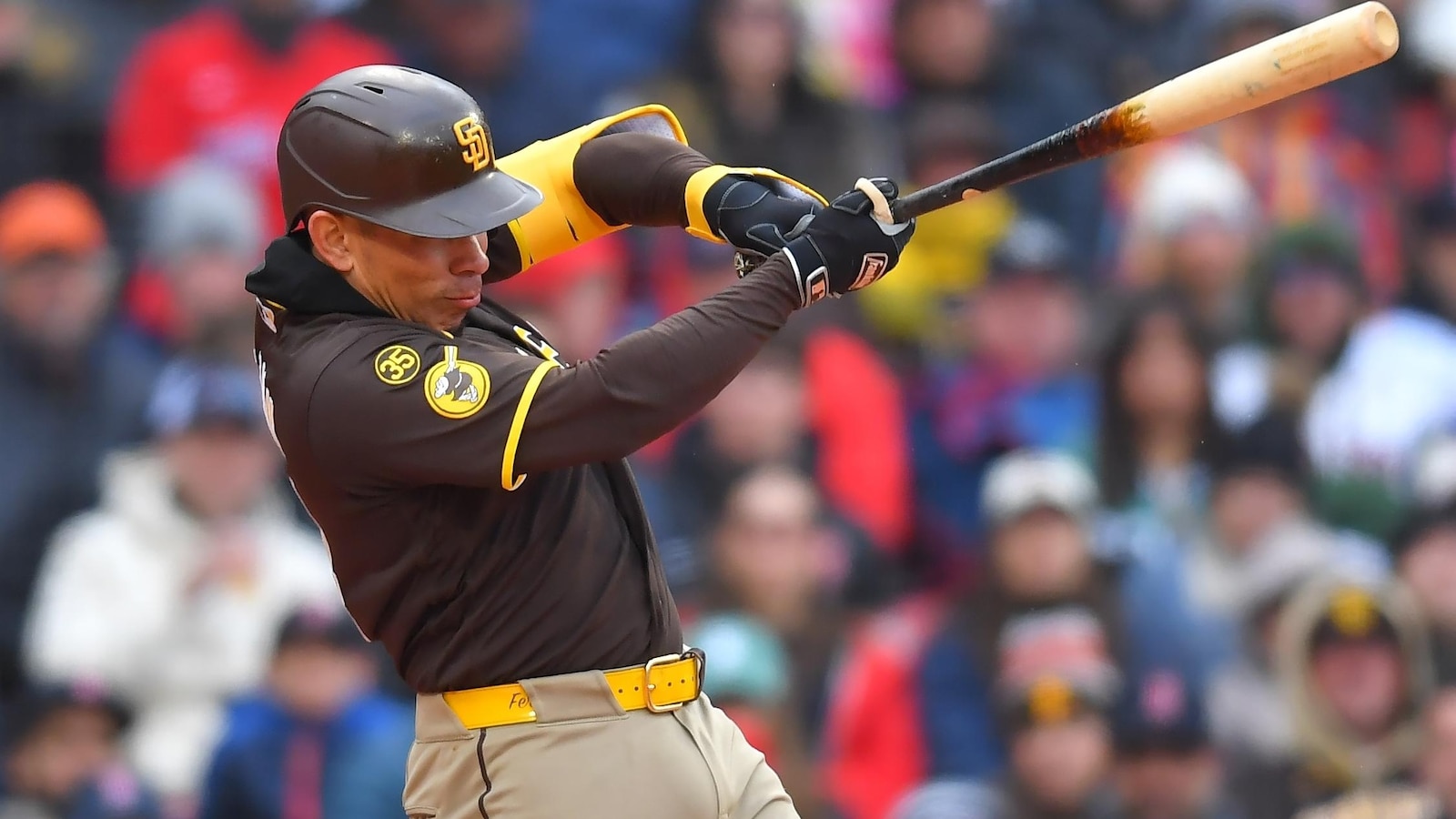 Padres beat Red Sox 3-2 at frigid Fenway on Laureano's bloop RBI single in 9th