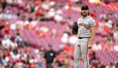 San Francisco Giants pitcher Robbie Ray (38) prepares to pitch in the first inning between the Cincinnati Reds and the San Francisco Giants at Great American Ball in Cincinnati on Tuesday, April 14, 2026.