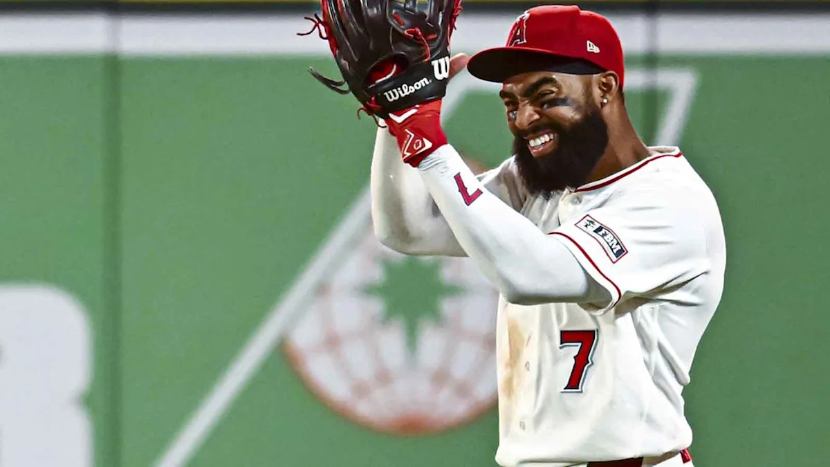 Angels outfielder Jo Adell makes wild HR robbery vs. Guardians for 5th of the season