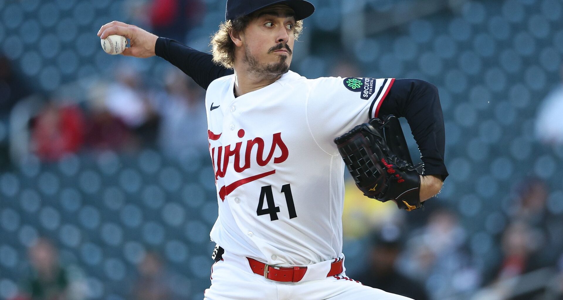 Twins pitcher Joe Ryan leaves start vs. Blue Jays with right elbow soreness