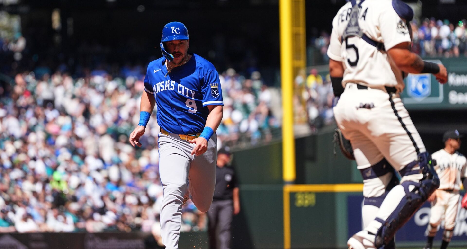 Royals hold Mariners to 4 hits for a 4-1 win and 3-game series sweep