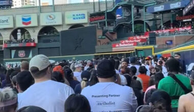 Astros fans angry after charity race ends with massive logjam