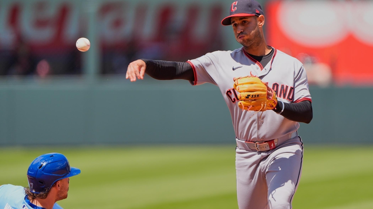 Bo Naylor hits 3-run home run to cement Guardians' 8-5 win over Royals