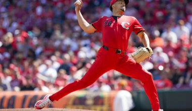 Reds take advantage of an Astros miscue to end losing streak