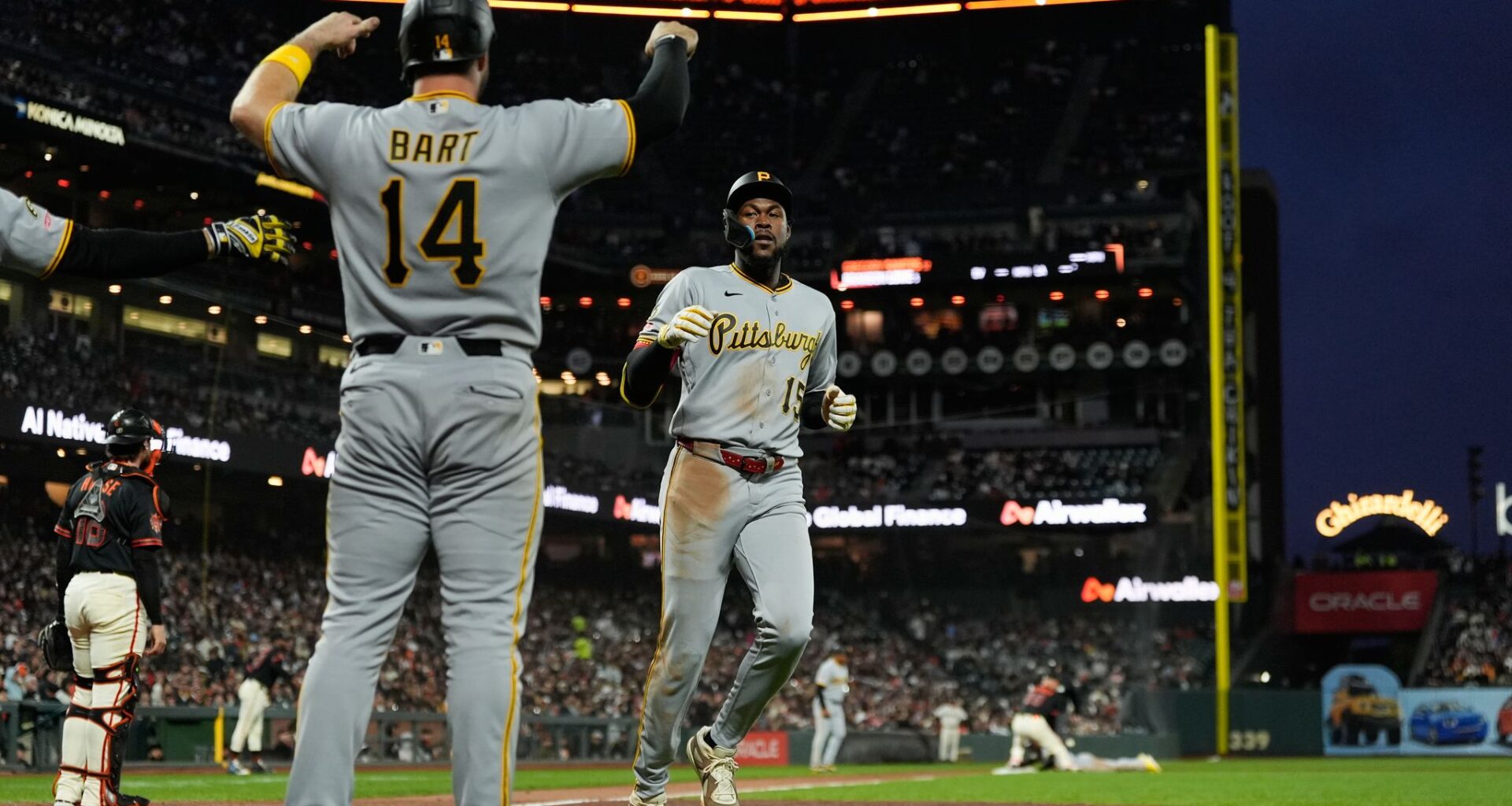 Pirates get a season-high 20 hits and beat the Giants 13-3