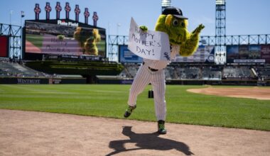 Photos: Chicago White Sox beat Seattle Mariners 2-1 on Mother’s Day – Chicago Tribune