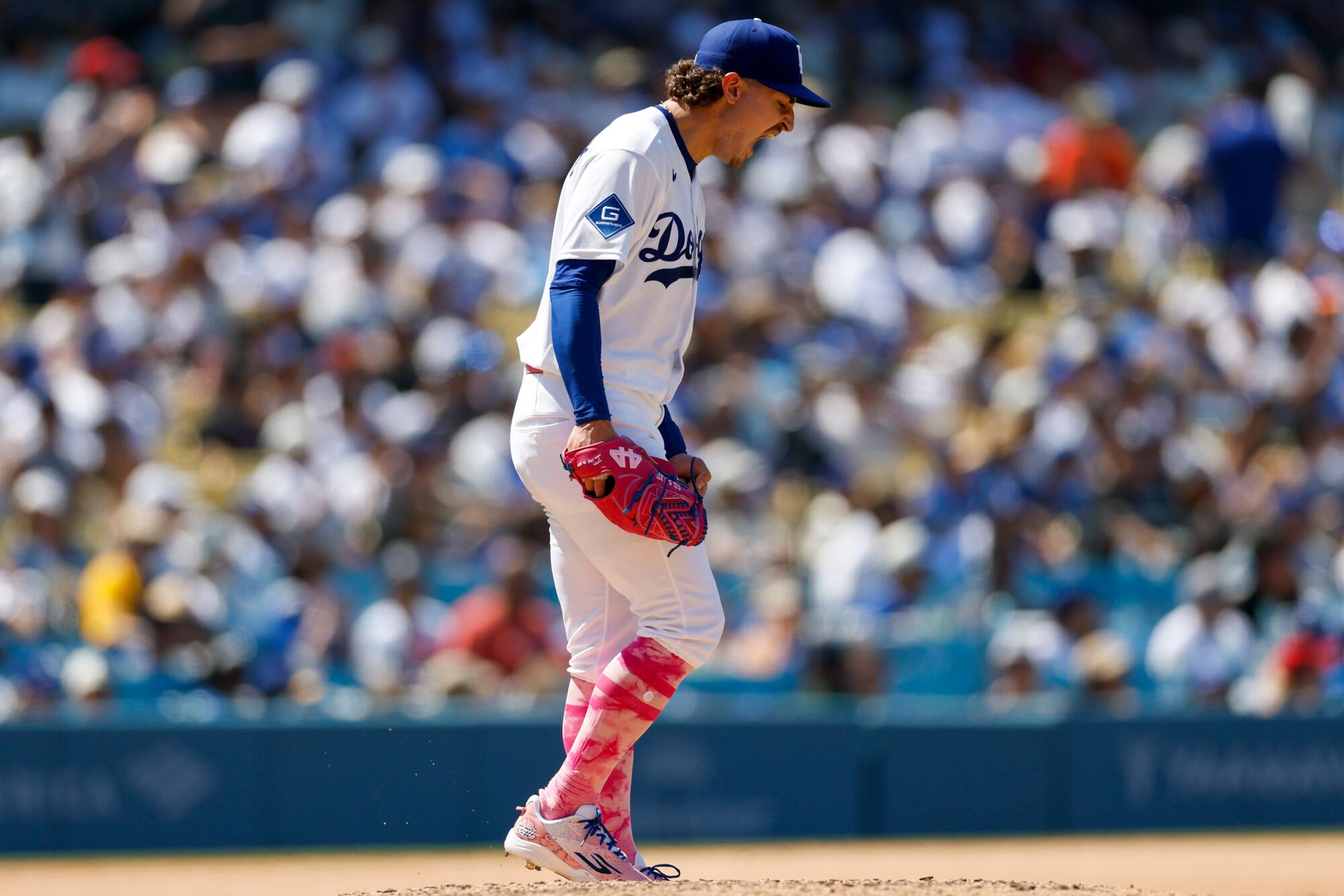 Dodgers pitcher Justin Wrobleski reacts after giving up a home run to Atlanta's Drake Baldwin.