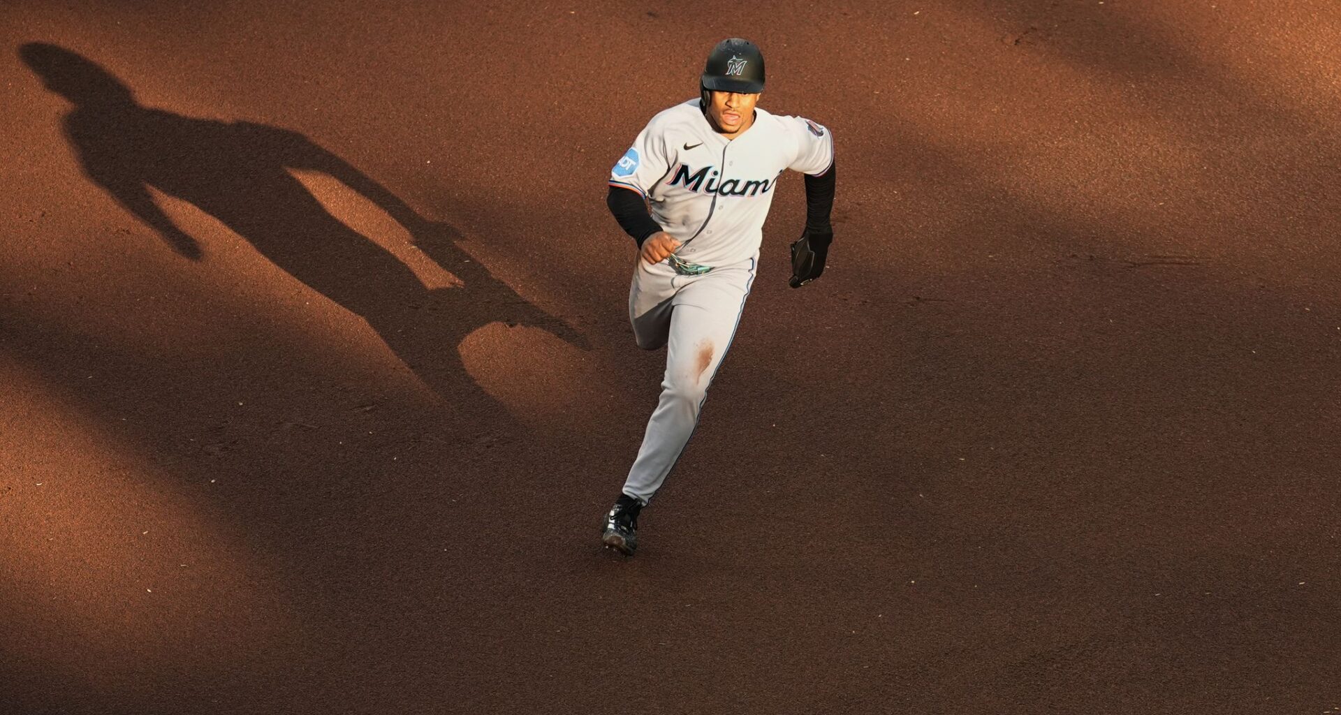 Jiménez, Edwards lead Marlins' attack in 9-5 win over Twins