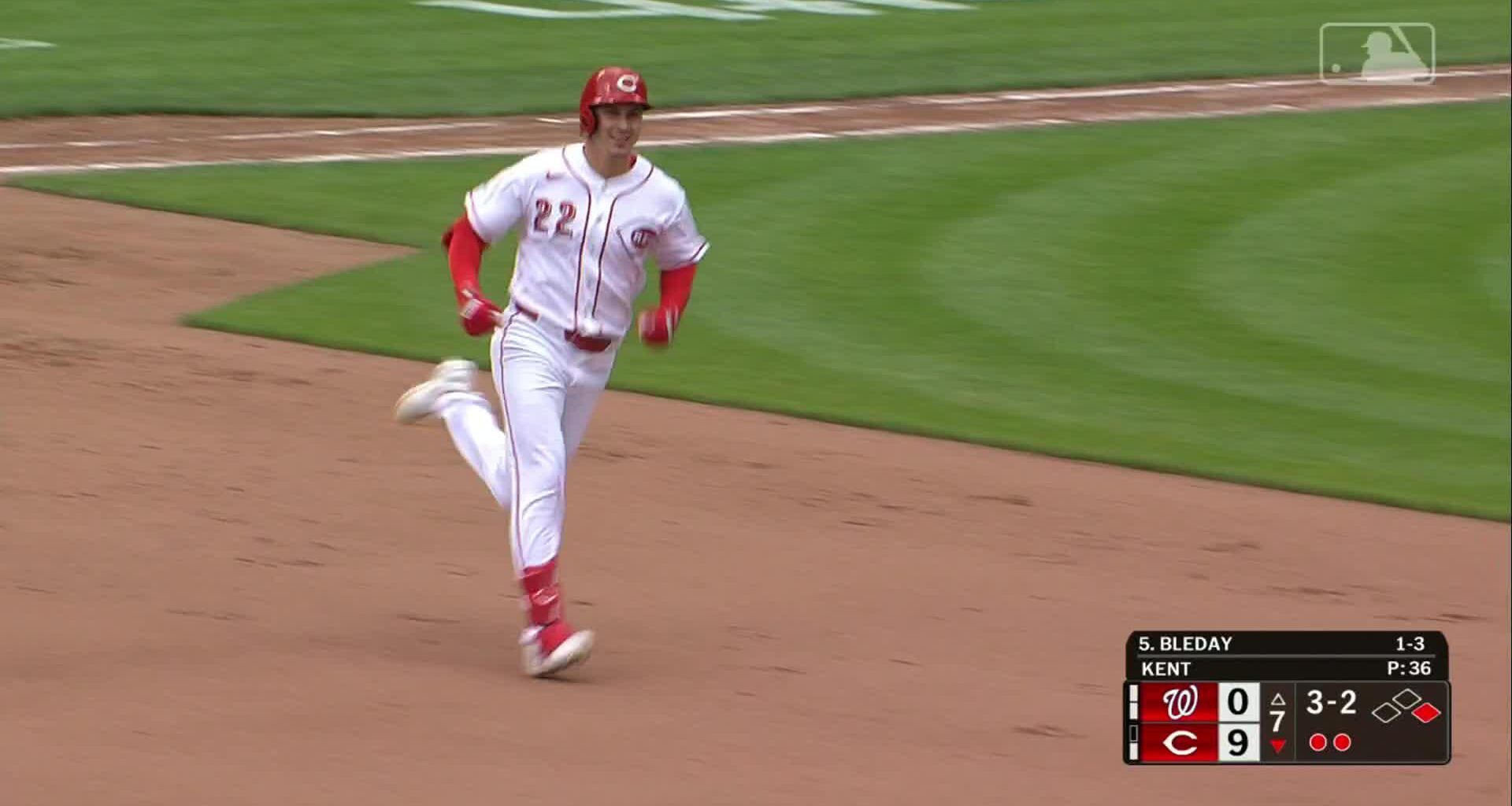 Reds Demolish Nationals 15-1 in Resounding Series Finale