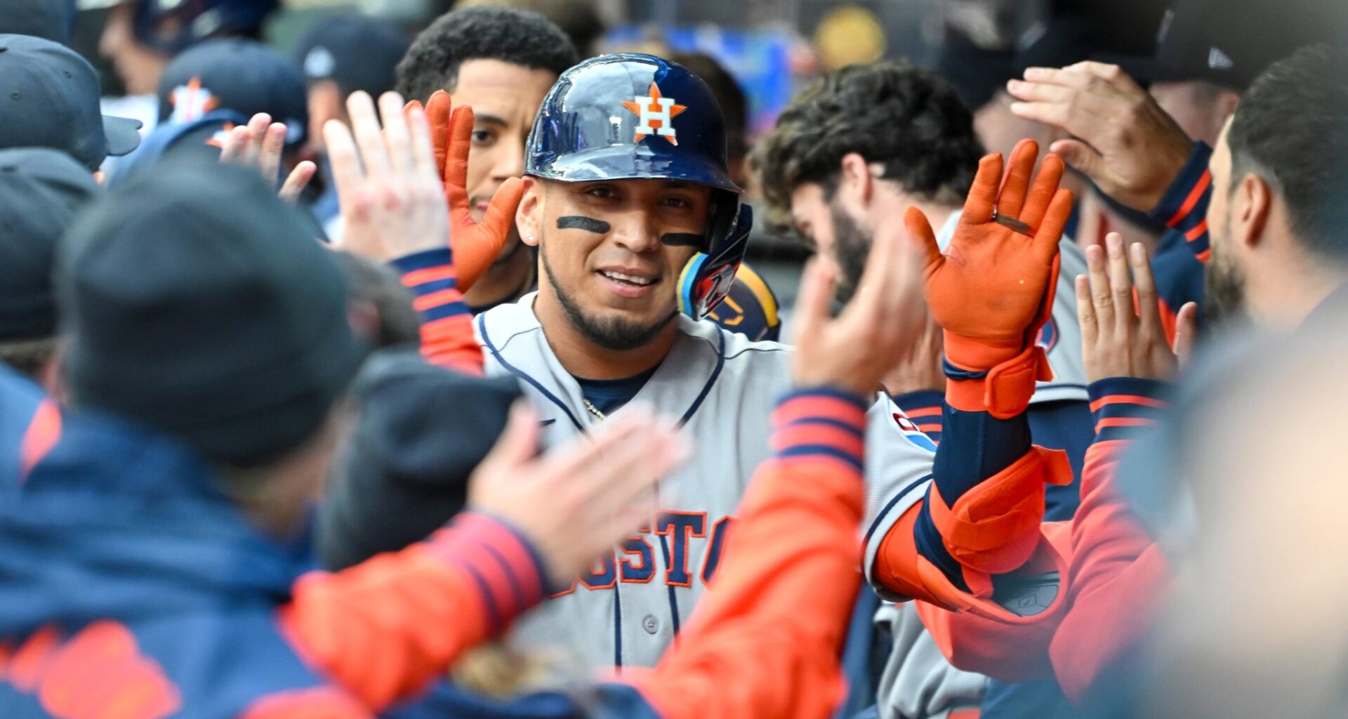 Paredes' 2-run homer in the 1st inning powers Astros to a 2-1 win over the Twins