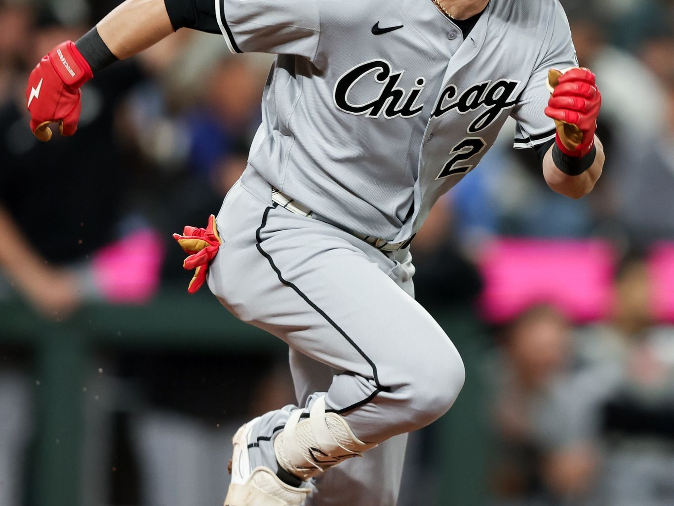 Benintendi’s ninth-inning single sends the White Sox past the Mariners 2-1