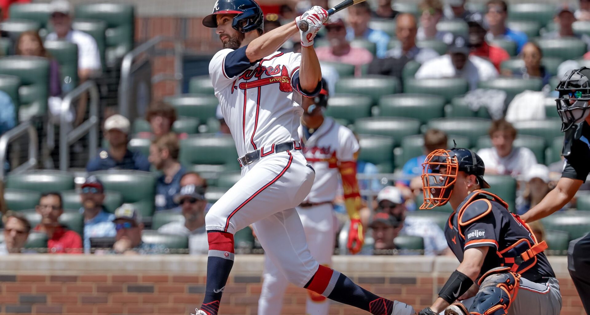 Braves designate José Azócar for assignment, activate Eli White from injured list