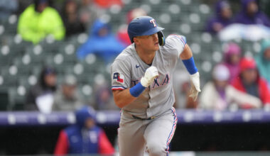Jung exits Rangers' game vs. Angels with shoulder soreness