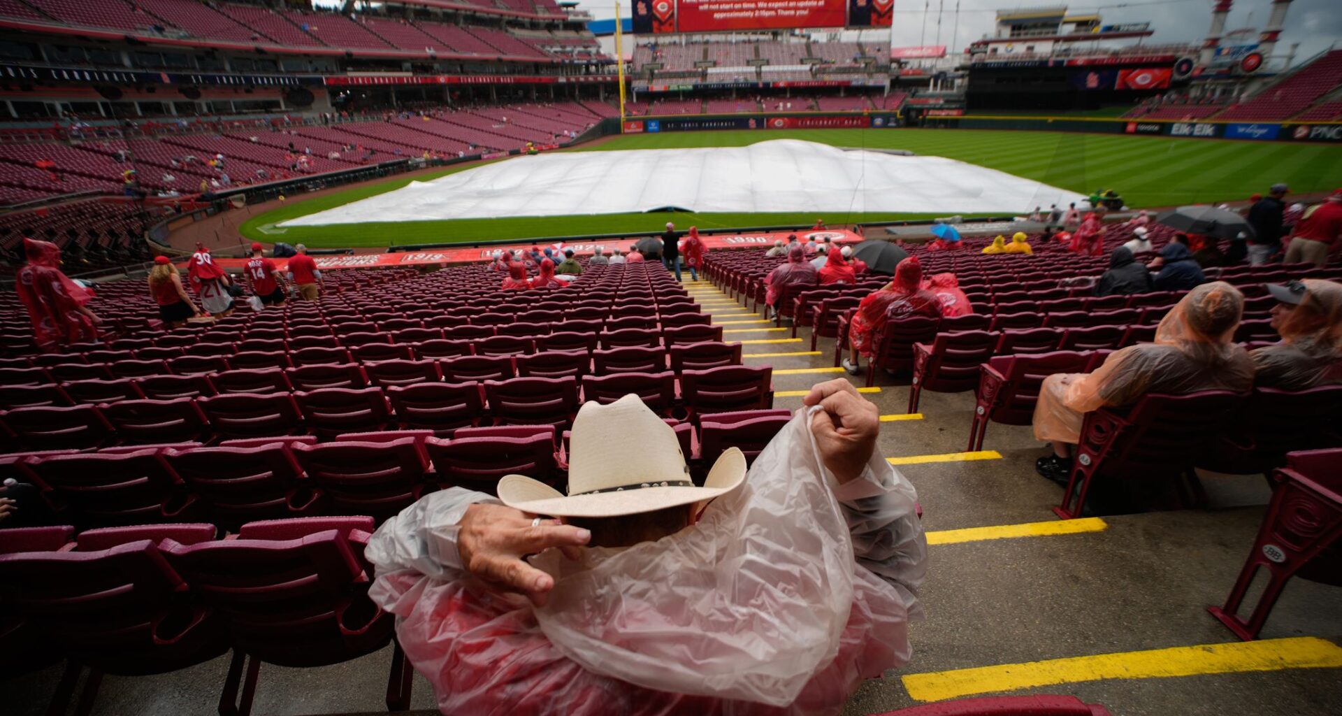 Cardinals-Reds postponed by rain, will be made up as part of a day-night doubleheader on Aug. 17