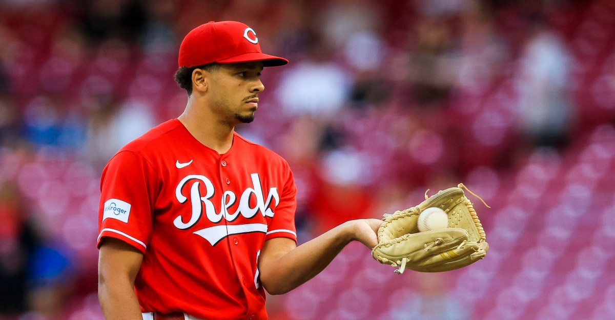 Mets limp home for three with the Reds