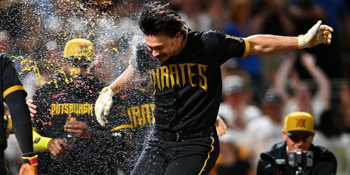 Buc Notes-Reynolds walk off, Jones return, Cruz flies river