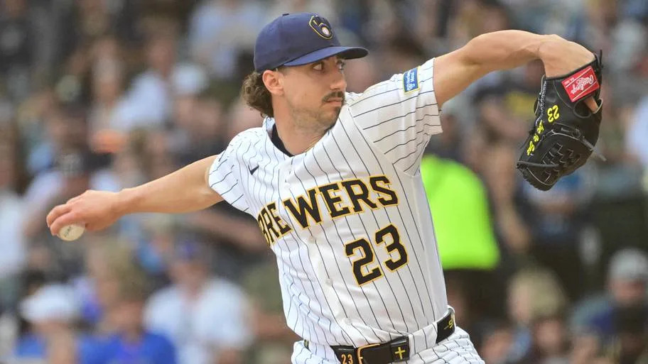 Milwaukee Brewers starting pitcher Brandon Sproat