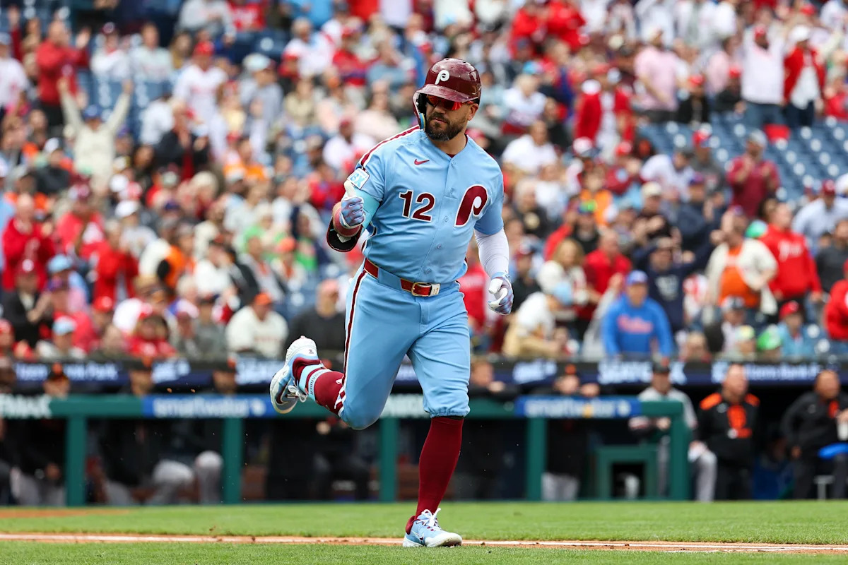 Phillies walk off Giants twice to sweep doubleheader as Kyle Schwarber becomes ninth active MLB player to hit 350 home runs