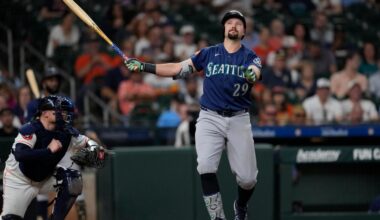 Mariners' Cal Raleigh takes first swings since right oblique injury, hits off a tee | National Sports