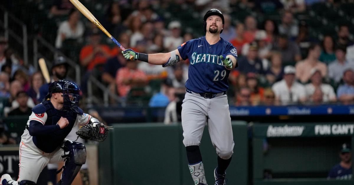Mariners' Cal Raleigh takes first swings since right oblique injury, hits off a tee | National Sports