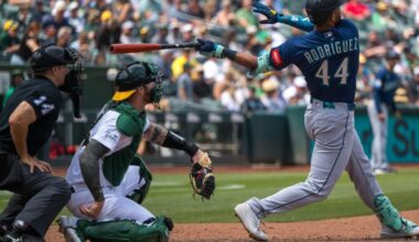 Refsnyder, Rodríguez hit 3-run HRs as Mariners top Athletics 9-1, move into 1st place in AL West | MLB