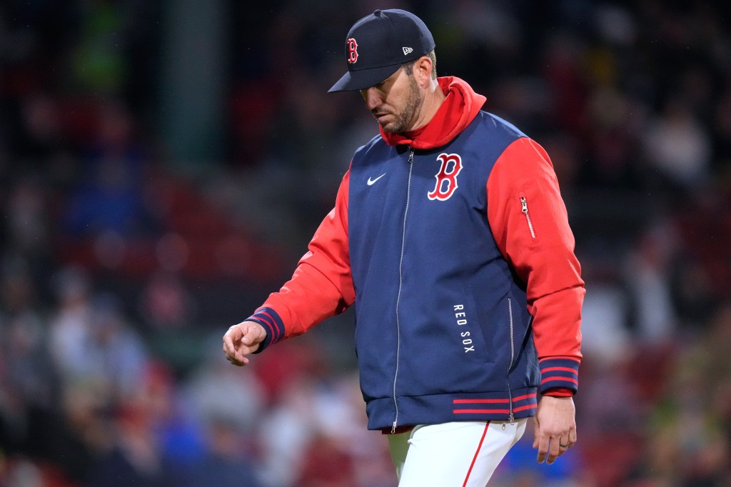 Red Sox manager finding breaking news to players isn't as fun in majors
