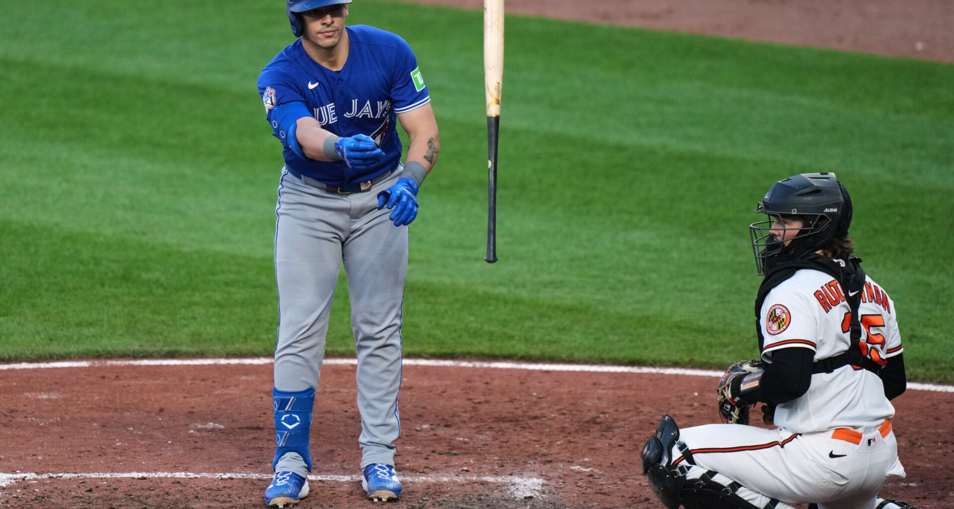 Bases-loaded walk lifts the Blue Jays to a 2-1 victory over the Orioles