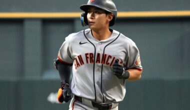 SF Giants' Jung Hoo Lee exits game vs. Diamondbacks due to back spasms