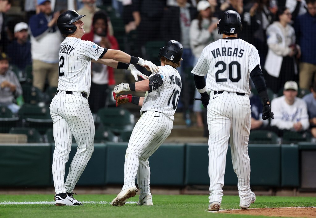 Photos: Chicago White Sox beat Kansas City Royals 6-5 in series opener