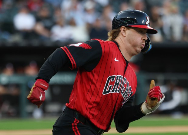 White Sox second baseman Chase Meidroth runs to first base on a popup in the second inning against the Cubs on May 15, 2026, at Rate Field. (John J. Kim/Chicago Tribune)