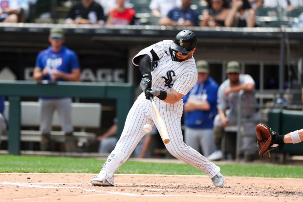 Chicago White Sox catcher Edgar Quero (26) hits an RBI single during the second inning against the Chicago Cubs at Rate Field on May 17, 2026. (Eileen T. Meslar/Chicago Tribune)