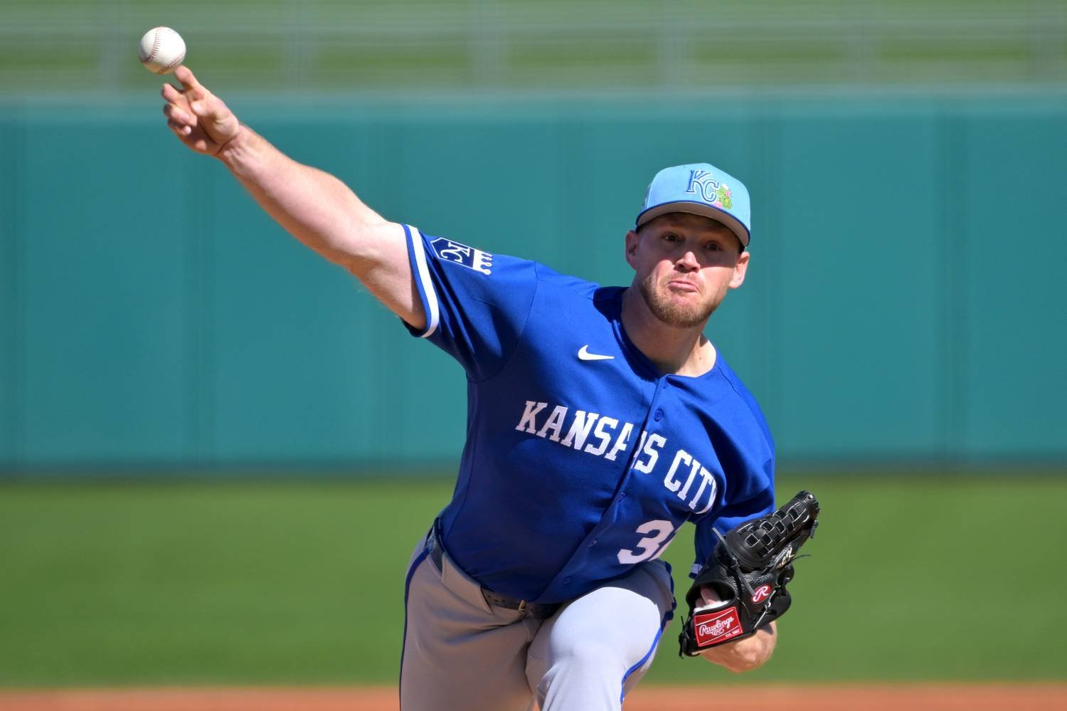 Stephen Kolek Comes Off IL, Set To Start Tonight For Royals - Major League Notes