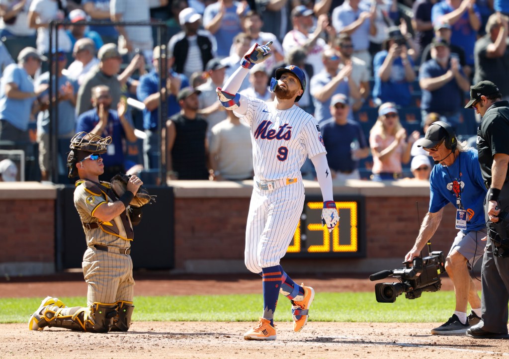 Brandon Nimmo reacts after he scores on his two-run homer during the third inning of the San Diego Padres vs Mets game at Citi Field on Friday, September 18, 2025