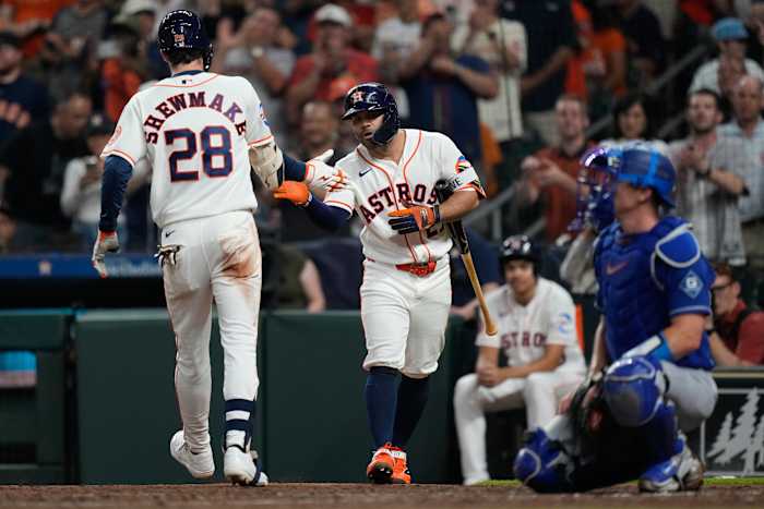 Ohtani allows his first HRs of the season to Walker and Shewmake as the Astros beat the Dodgers 2-1