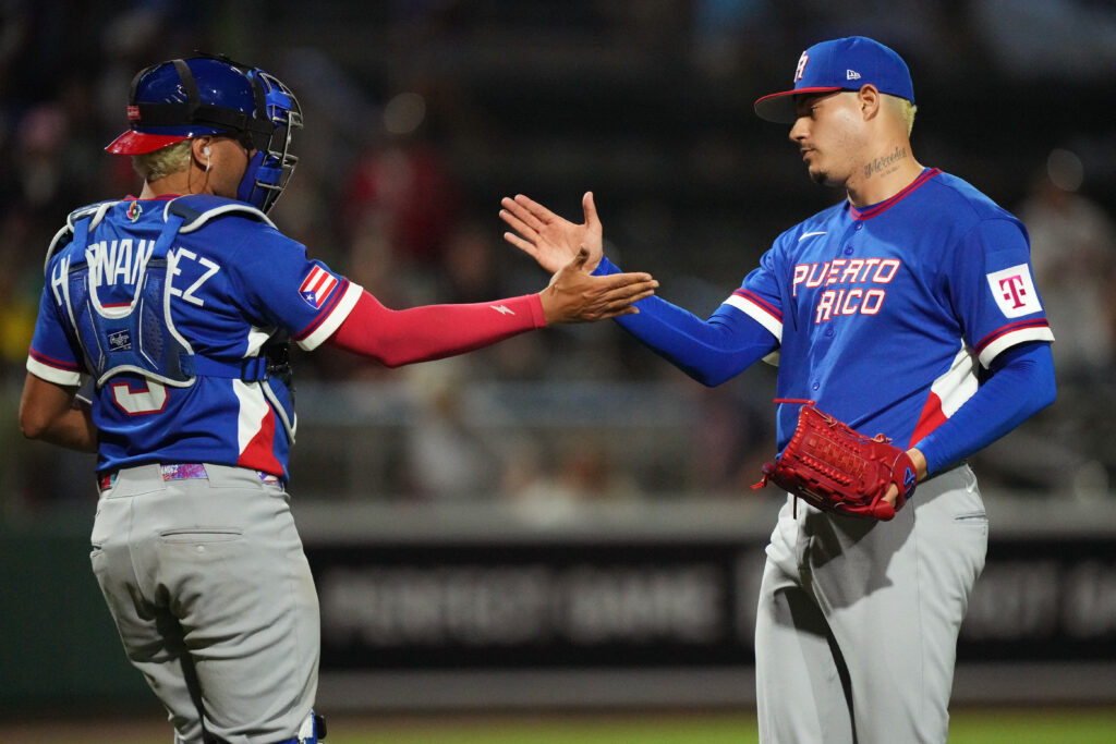 Cubs Re-Sign Vince Velasquez, Outright Yacksel Ríos