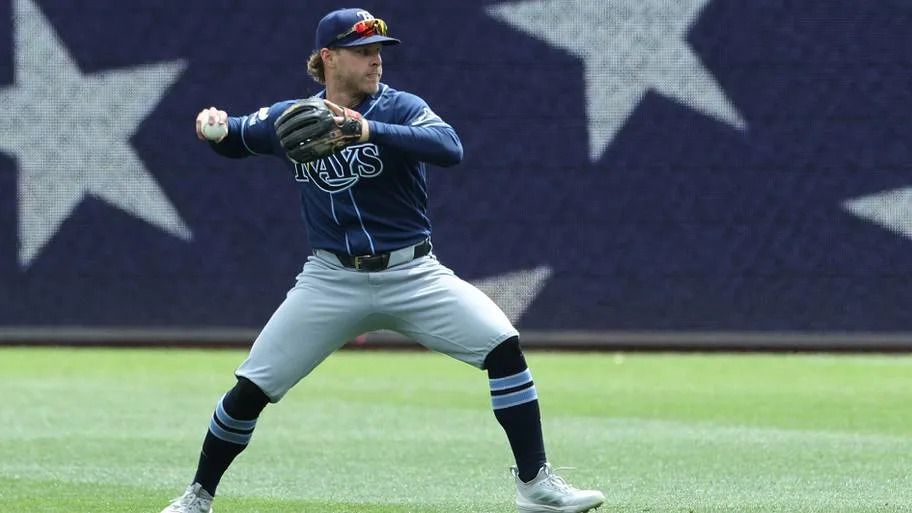 Tampa Bay Rays shortstop Taylor Walls (6) warms up before the game against the Pittsburgh Pirates.
