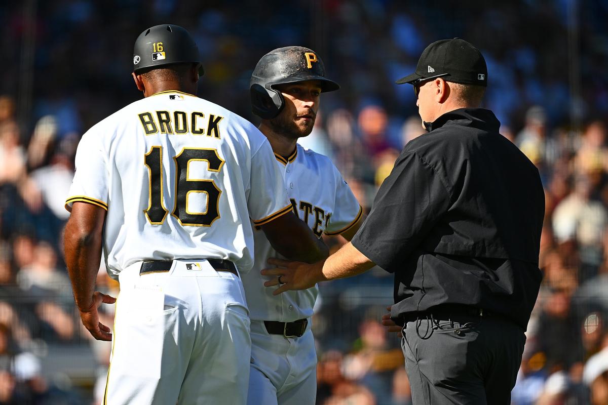 Pirates' Brandon Lowe denied ABS challenge — then gets ejected